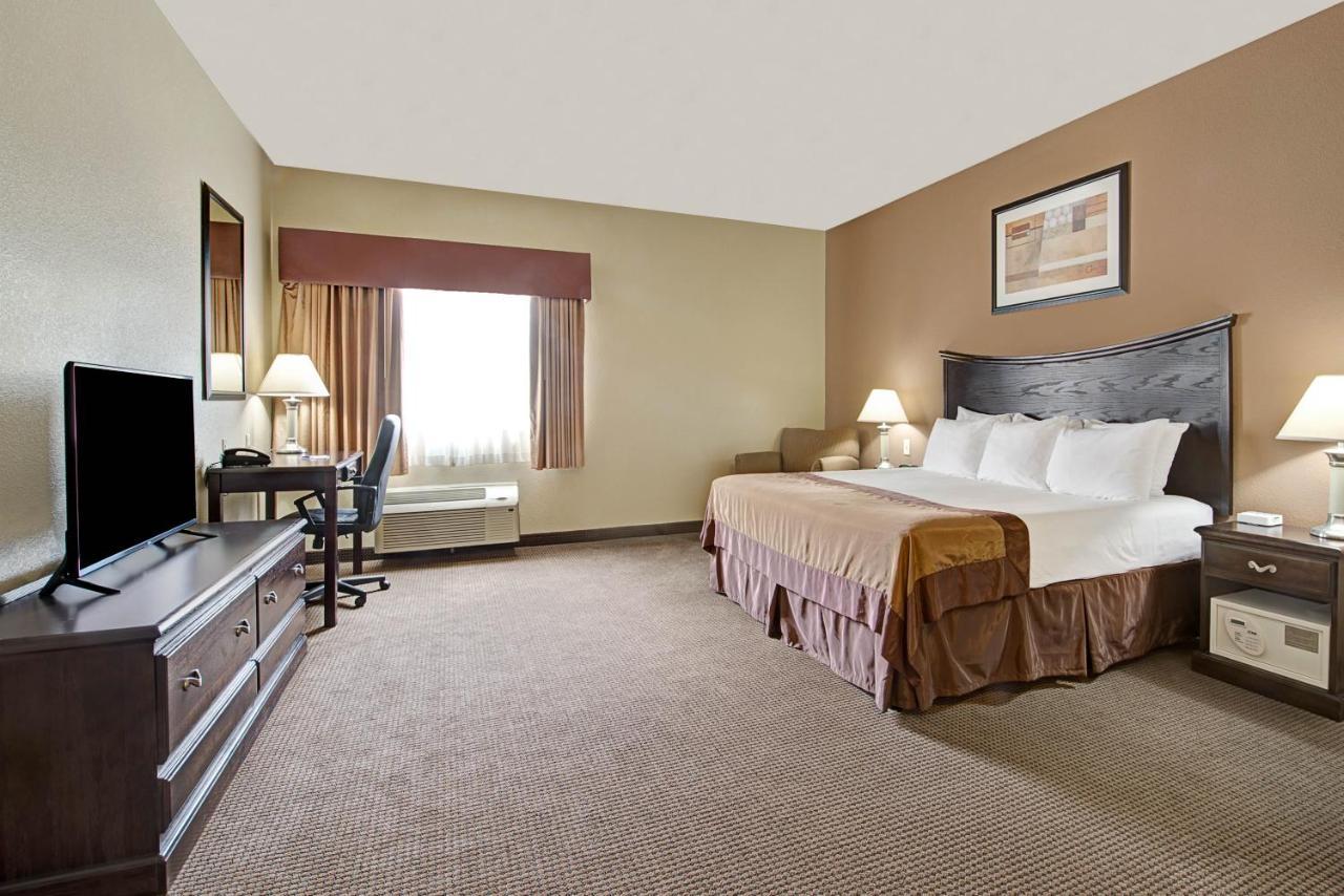 Baymont By Wyndham Decatur Exterior foto